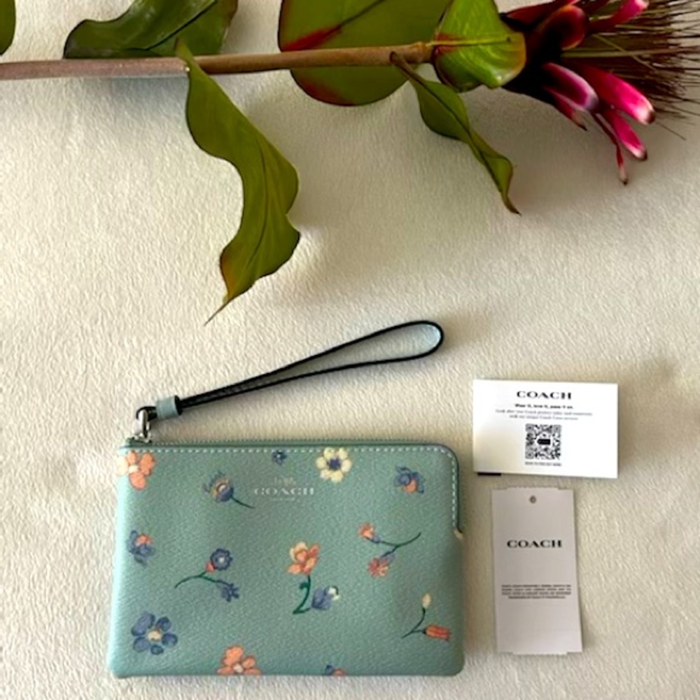 New COACH wristlet